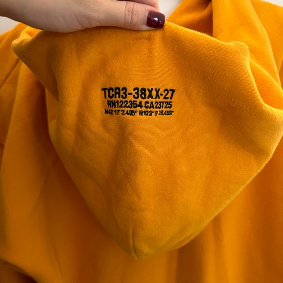 Orange sweater worn it once as a Halloween costume; dressed up as Ariana Grande - Picture 4 of 4